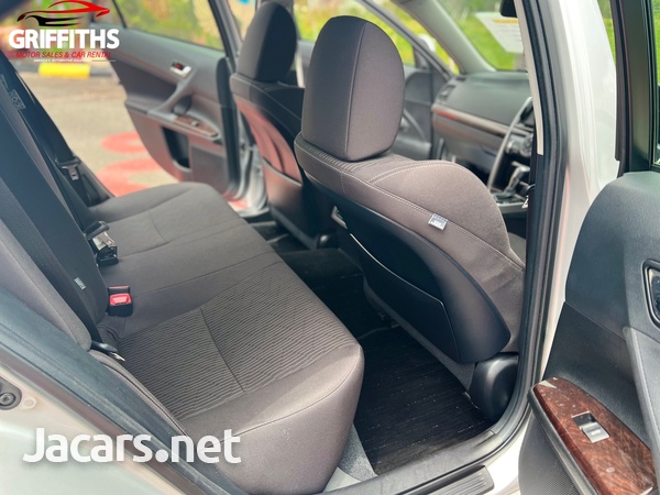Toyota Mark X 2,5L 2017-13