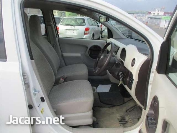 Toyota Passo 1,0L 2013-4