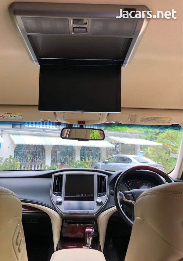 Toyota Crown 3,5L 2016-6