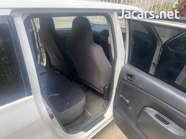 Toyota Probox 1,3L 2013-3