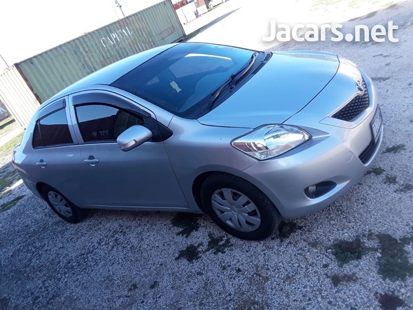 Toyota Belta 1,3L 2012-10