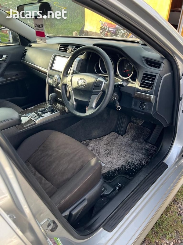 Toyota Mark X 2,5L 2013-7