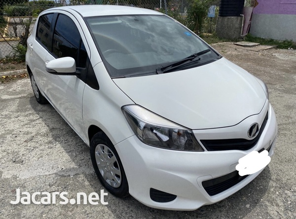Toyota Vitz 1,3L 2014-1