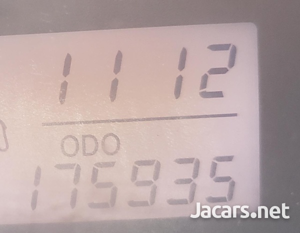 Toyota Yaris 1,5L 2011-5