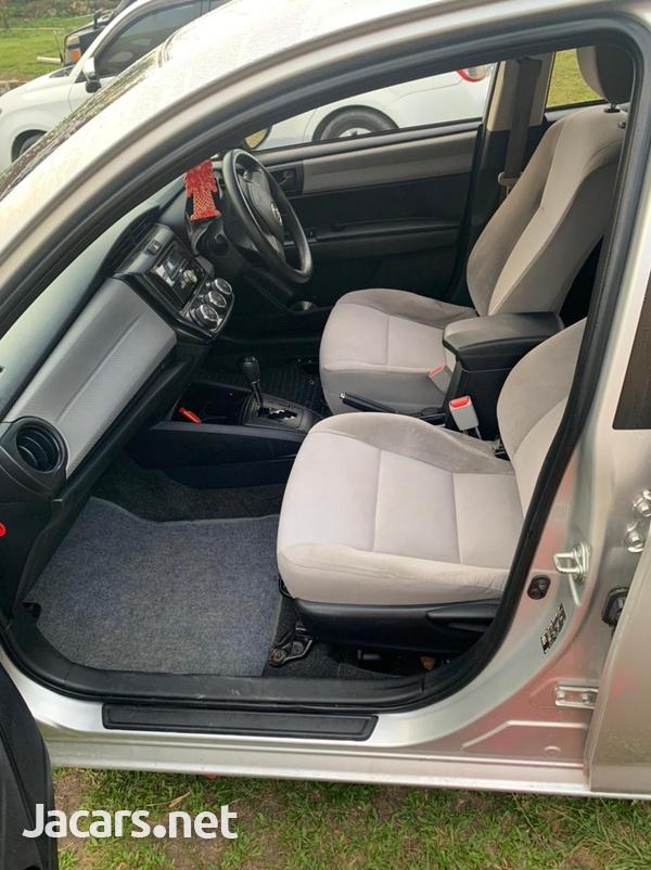 Toyota Axio 1,6L 2013-3