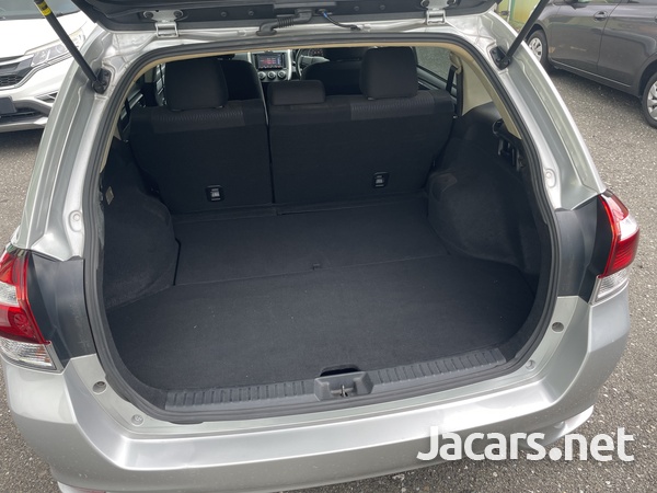 Toyota Fielder 1,5L 2017-9