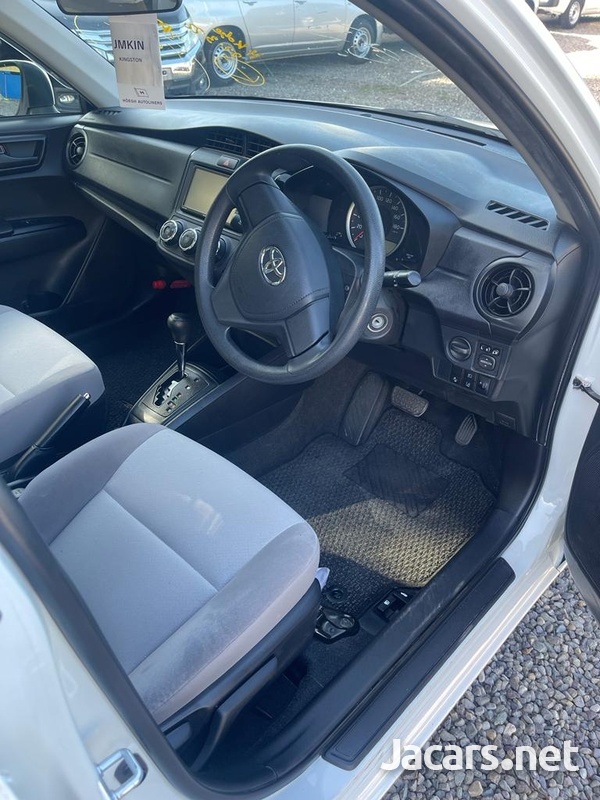 Toyota Axio 1,5L 2017-8