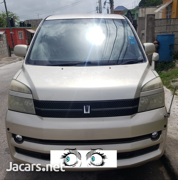 Toyota Voxy 2006-1