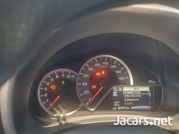 Toyota Vitz 1,5L 2015-6