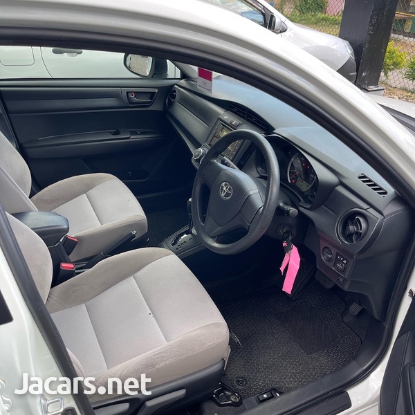 Toyota Axio 1,3L 2016-5