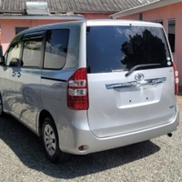 Toyota Voxy 2,0L 2013 Toyota Voxy 2,0L 2013