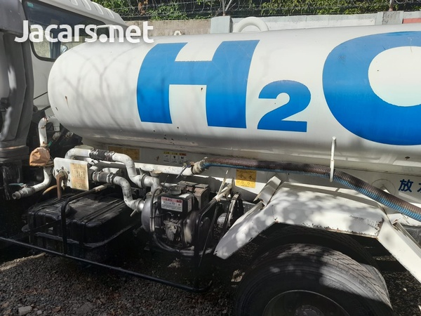 2005 Isuzu Forward Water Truck-2