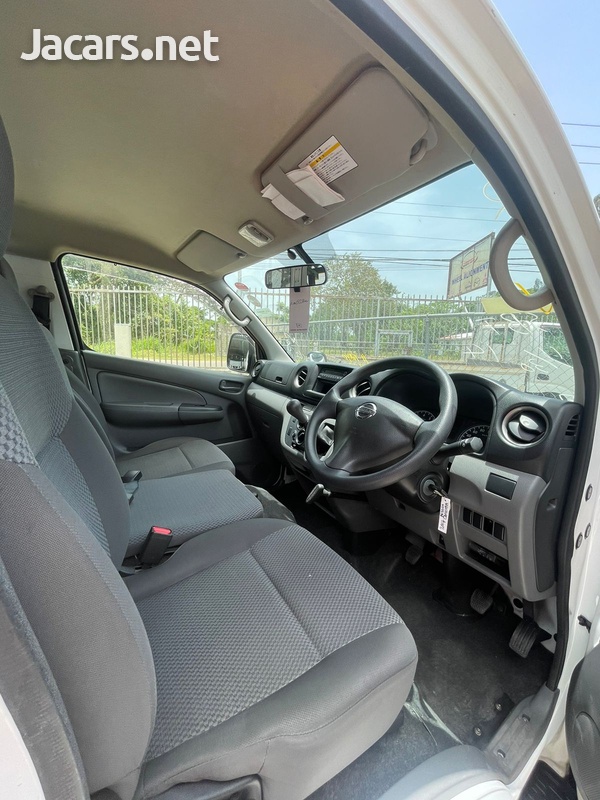 Nissan Caravan 2,0L 2014-2