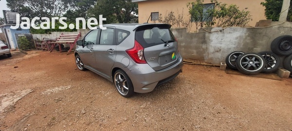 Nissan Versa 1,5L 2016-8