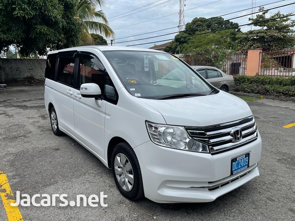 Honda Stepwgn 2,0L 2013-1