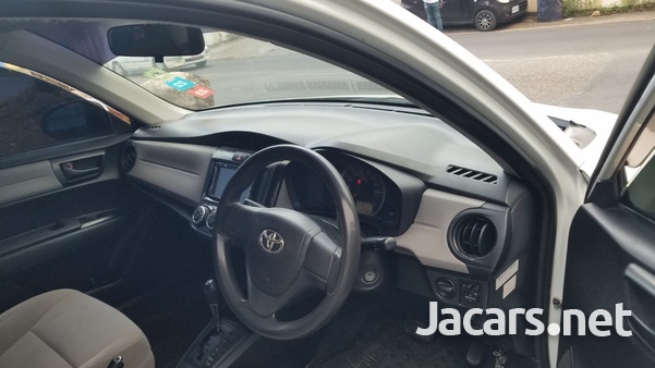 Toyota Axio 1,5L 2013-8
