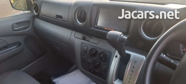 Nissan Caravan 2,0L 2015-4