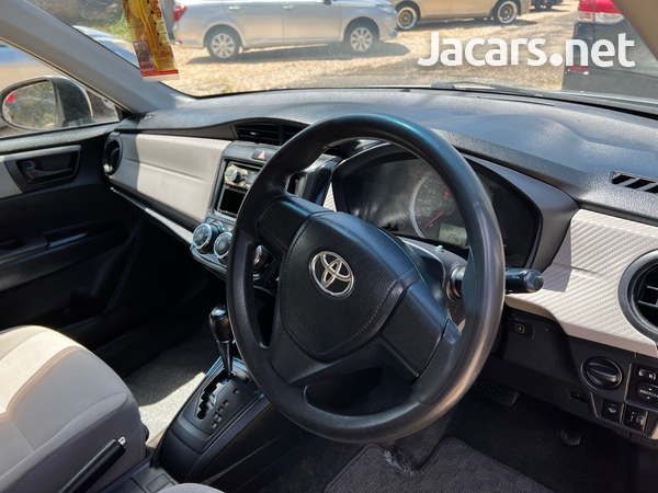 Toyota Axio 1,5L 2013-8