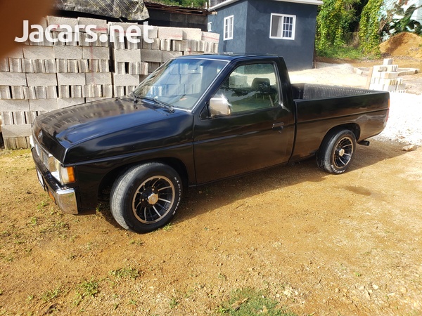 Nissan pickup-5