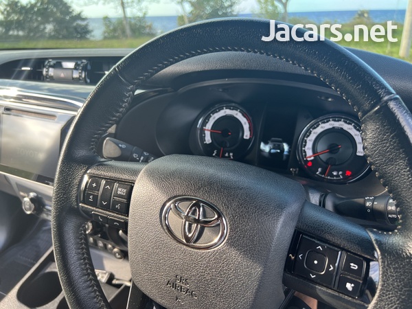 Toyota Hilux 2,8L 2018-8