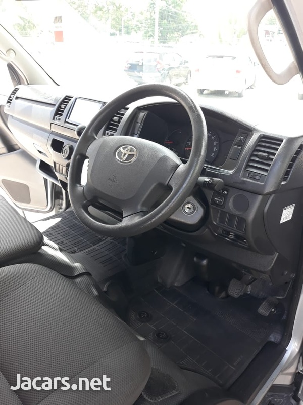 Toyota Hiace 2,5L 2015-7