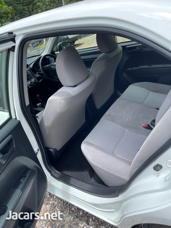Toyota Axio 1,3L 2017-8