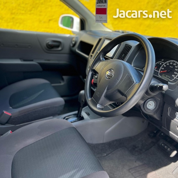 Nissan AD Wagon 1,5L 2016-4