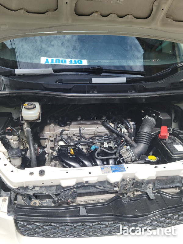 Toyota Voxy 2,0L 2010-5