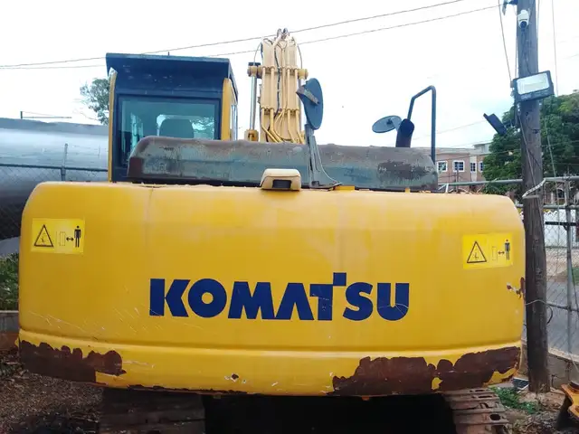 2017 Komatsu pc 200, Saint Elizabeth