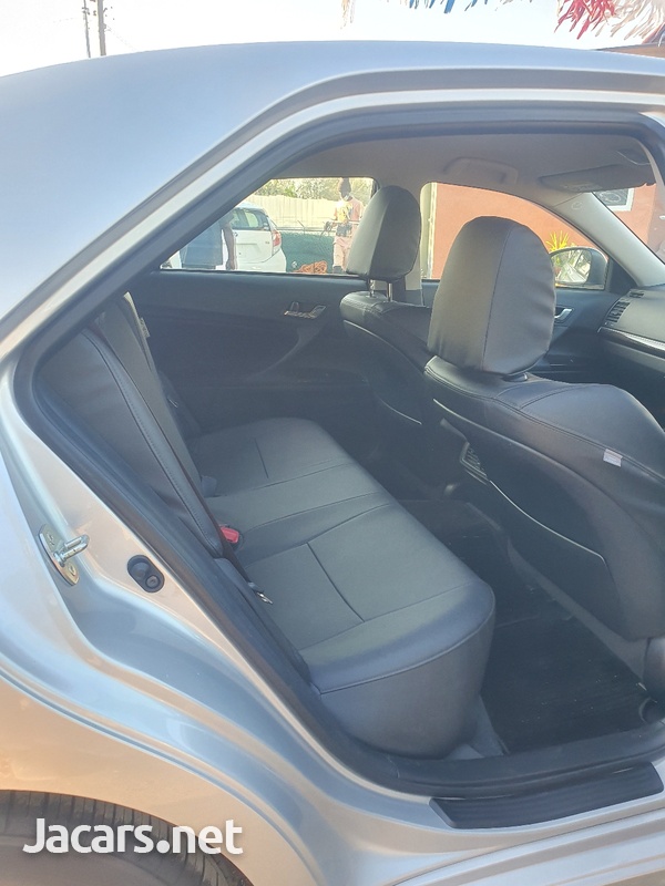 Toyota Mark X 2,5L 2018-8
