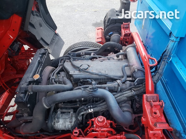 2010 Isuzu 11 ton Freezer Truck-15