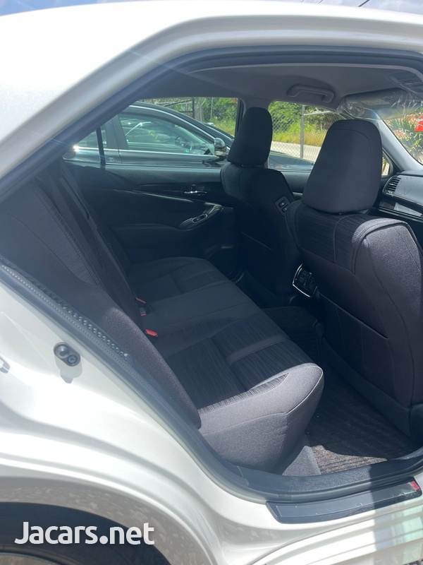 Toyota Crown 2,5L 2017-7