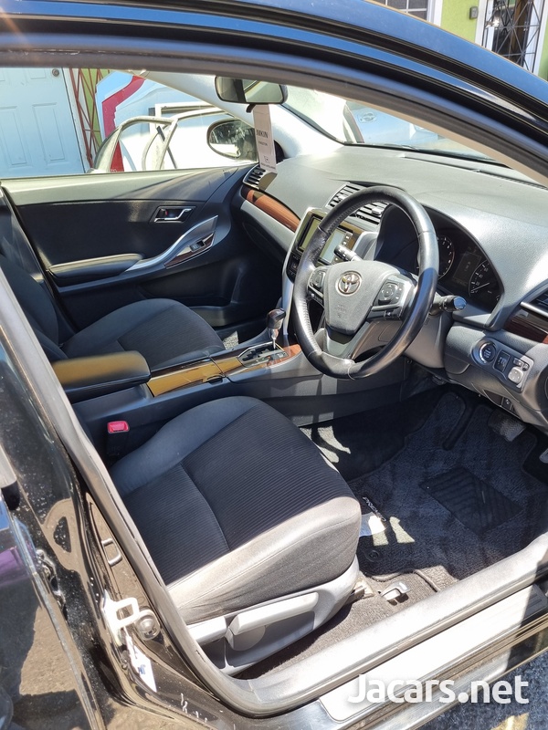 Toyota Premio 2,0L 2017-3
