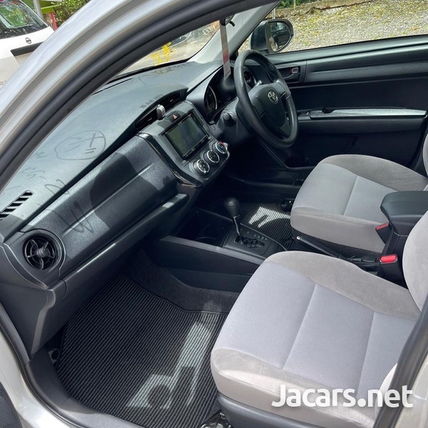Toyota Axio 1,3L 2017-10