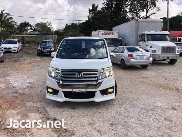 Honda Stepwgn Spada 2,0L 2013-2