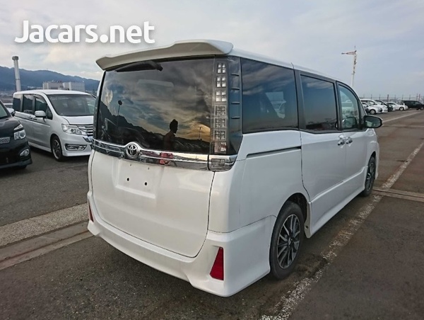 Toyota Voxy 2,0L 2016