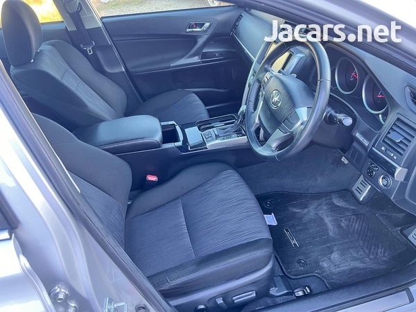 Toyota Mark X 2,5L 2013-7