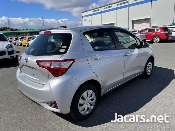 Toyota Vitz 1,0L 2017-6