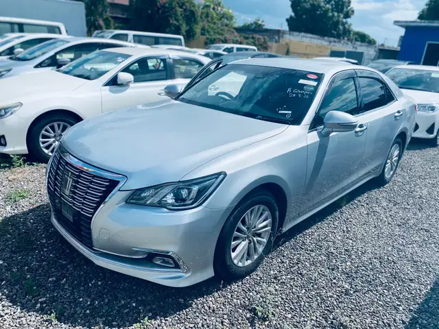 Toyota Crown Royal Saloon