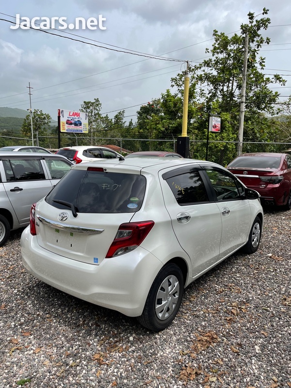 Toyota Vitz 1,3L 2016-4