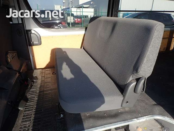 Toyota Hiace 2,0L 2012-8
