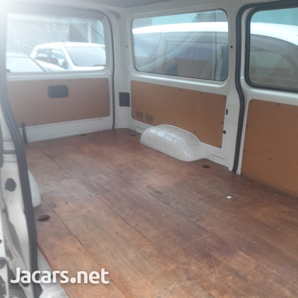 Toyota Hiace 2,0L 2018-4
