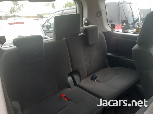 Toyota Voxy 2,0L 2013-8