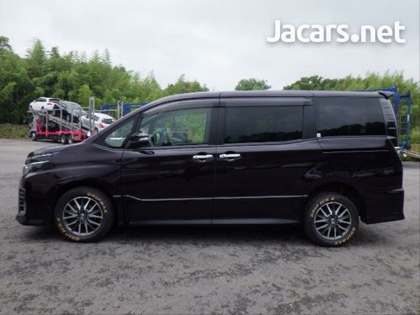 Toyota Voxy 2,0L 2014-9