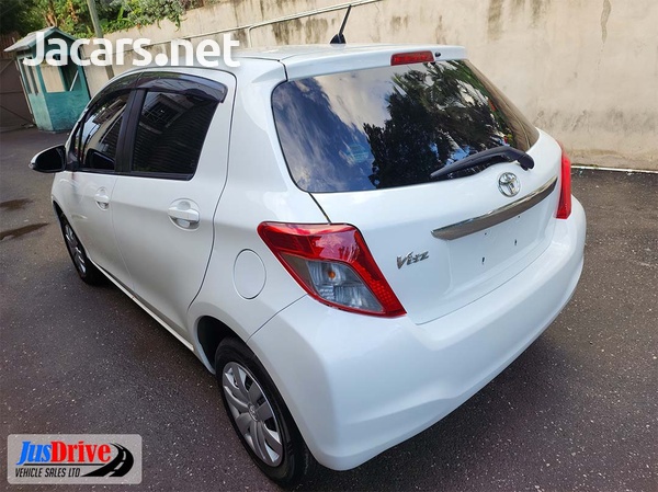 Toyota Vitz 1,3L 2014-4