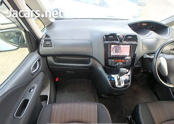 Nissan Serena 2,0L 2014-10
