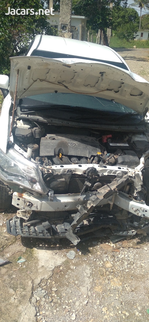 Toyota Axio 1,5L 2014-7