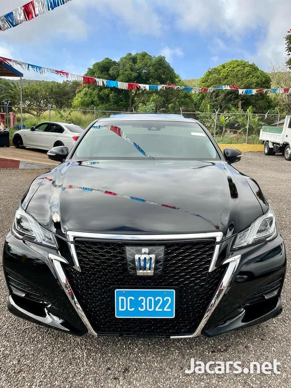 Toyota Crown 2,5L 2016-1