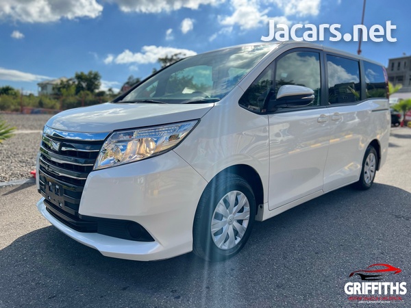 Toyota Noah 2,0L 2017-3
