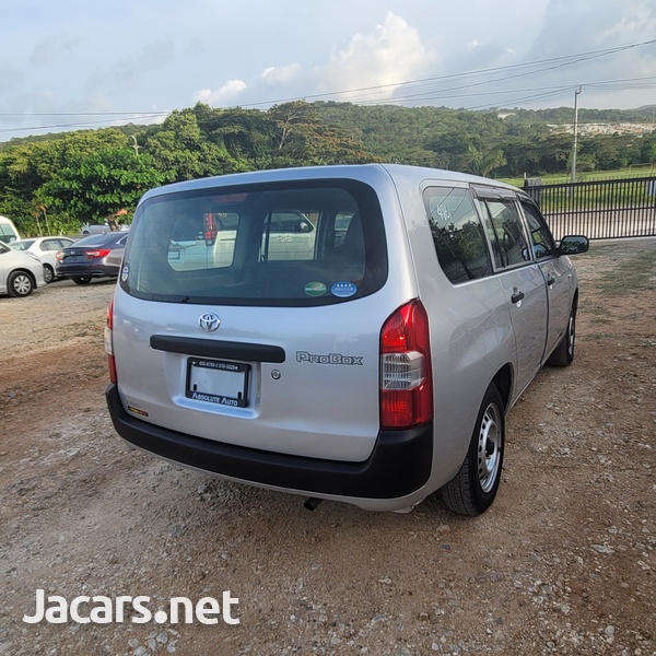 Toyota Probox 1,5L 2016-10